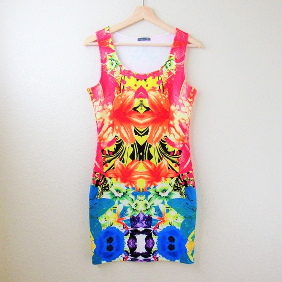 • Floral Print Bodycon Dress • - Picture 1 of 4